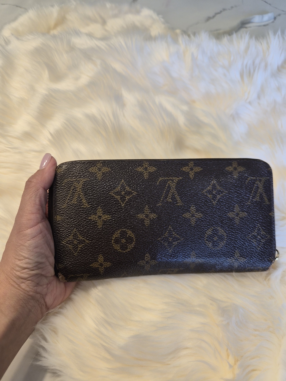 Louis Vuitton Monogram Canvas Zippy Wallet - Brown - Picture 10 of 10